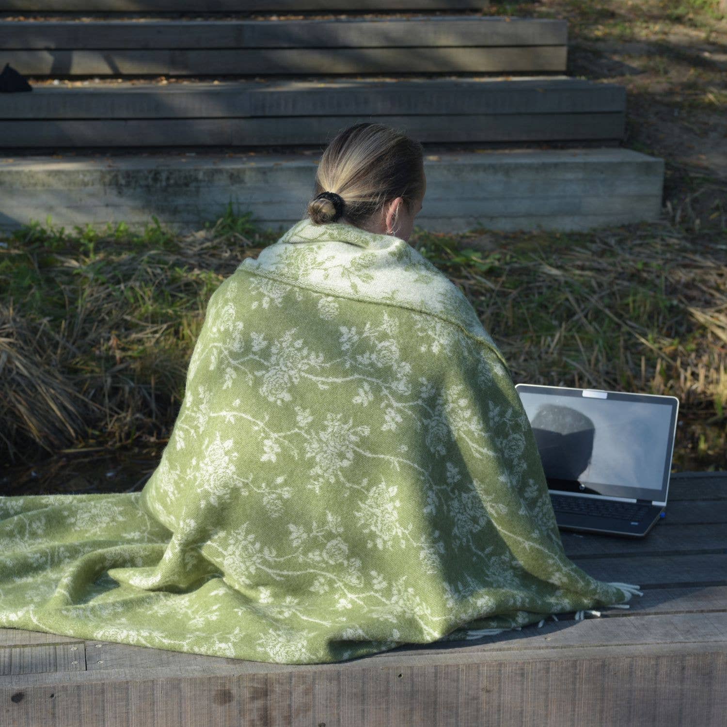 Rose Recycled Wool Throw