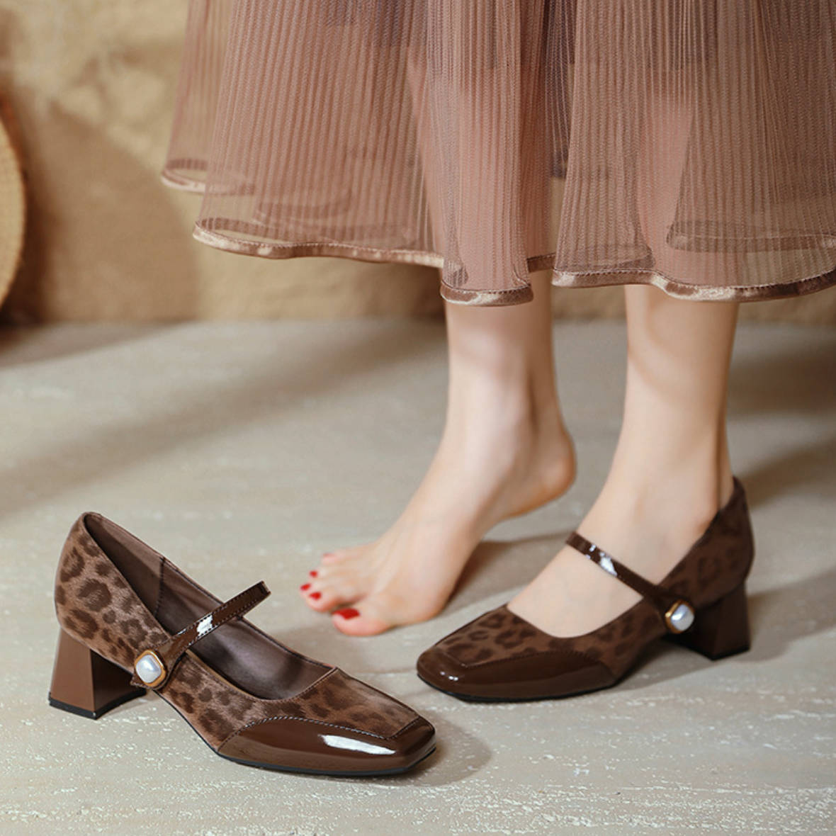 Retro Leather Leopord Patchwork One Straped Pearl Chunky Sandals