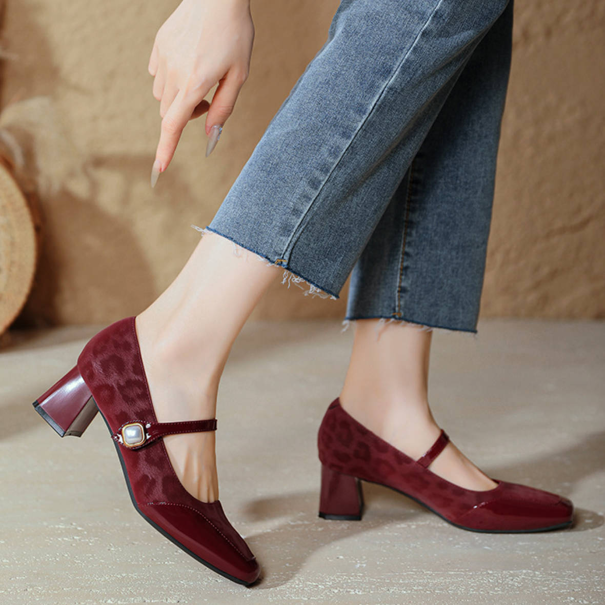 Retro Leather Leopord Patchwork One Straped Pearl Chunky Sandals