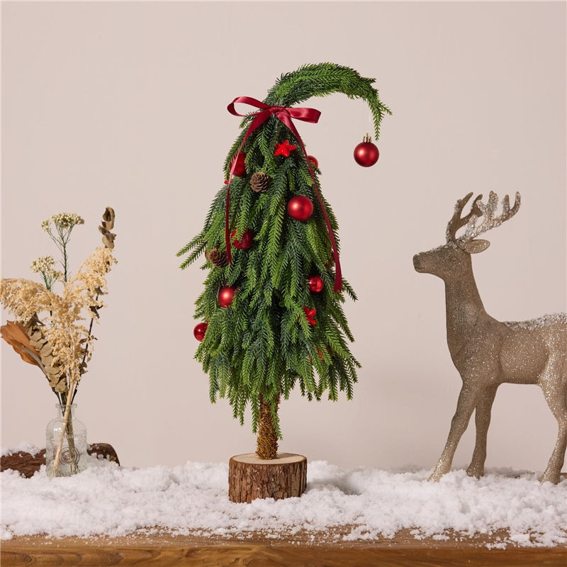 Nordic Leaning Christmas Tree