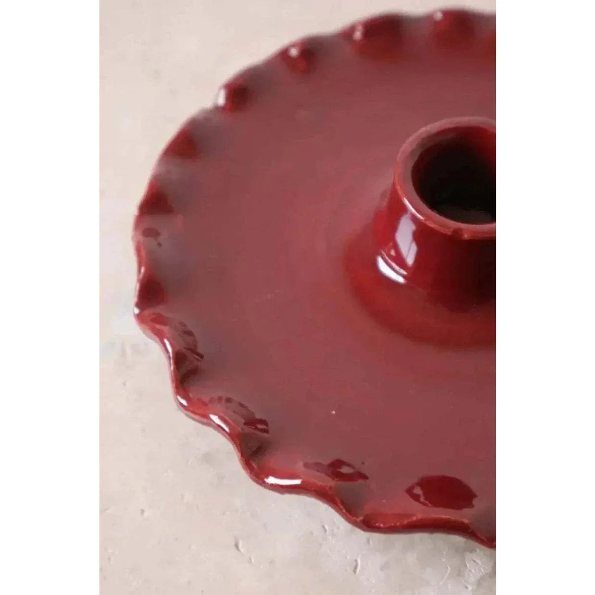 Bordeaux N¨¦nuphar Handmade Ceramic Candle Holder with Scalloped Plate