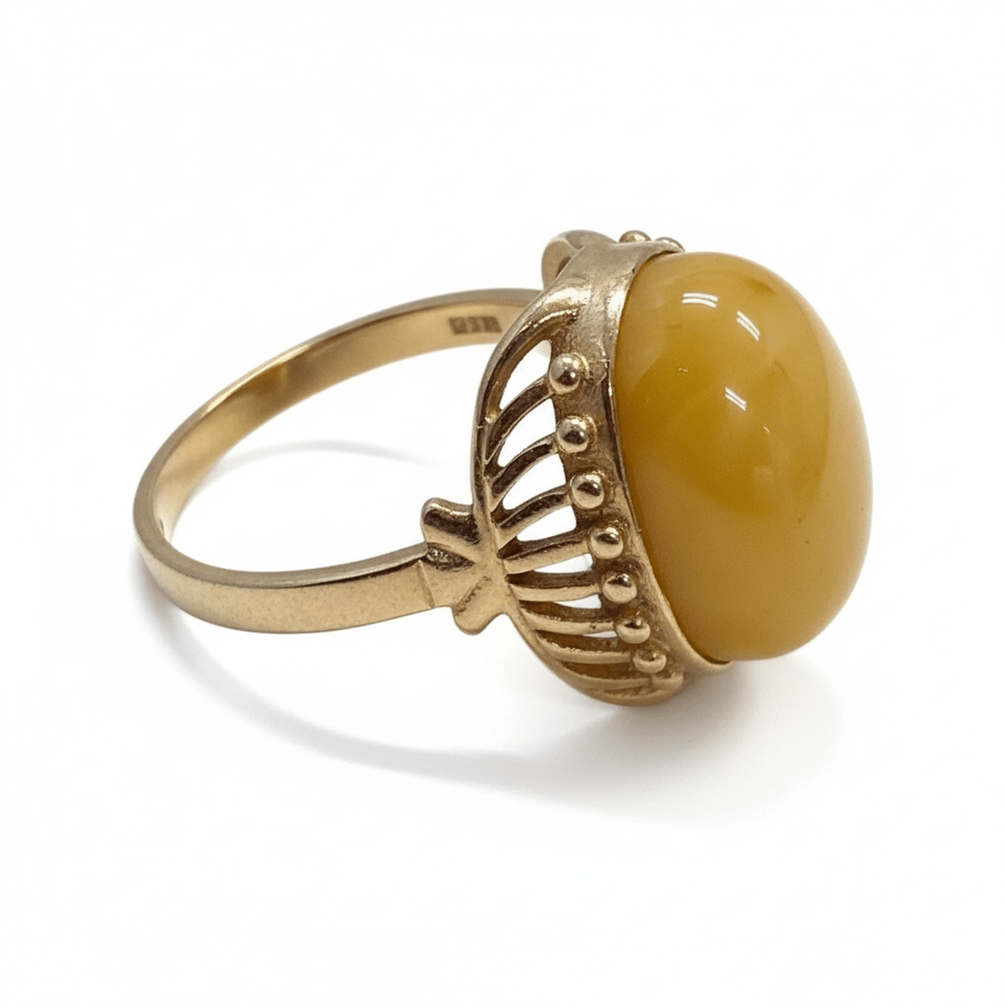 Vintage 14K Gold Amber Cabochon Statement Ring size 7.5
