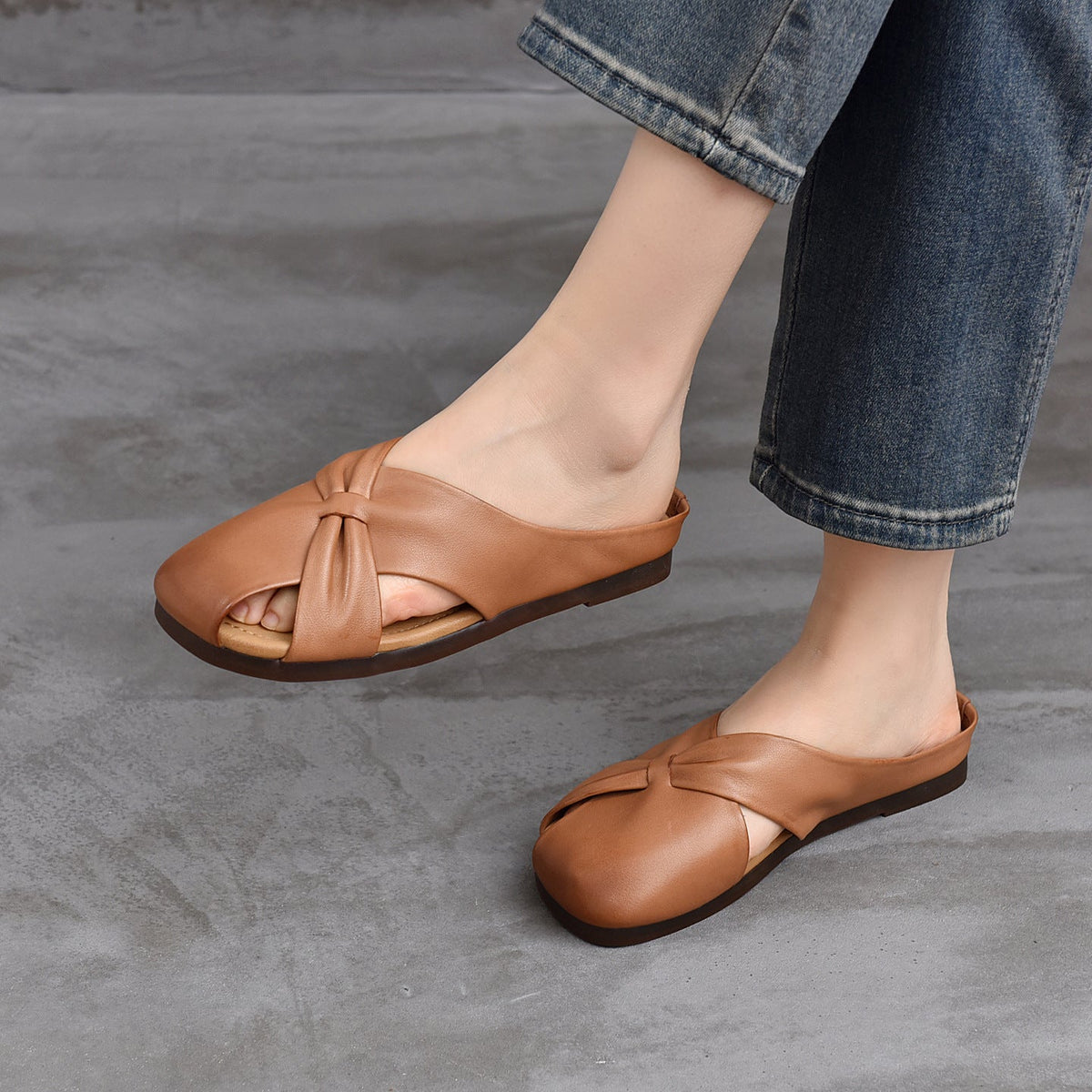 Spring Leather Cut Out Fashionable Breathable Soft Sole Flat Slippers
