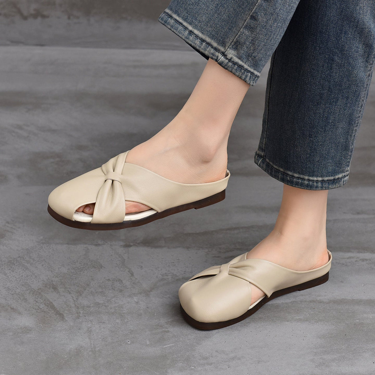 Spring Leather Cut Out Fashionable Breathable Soft Sole Flat Slippers