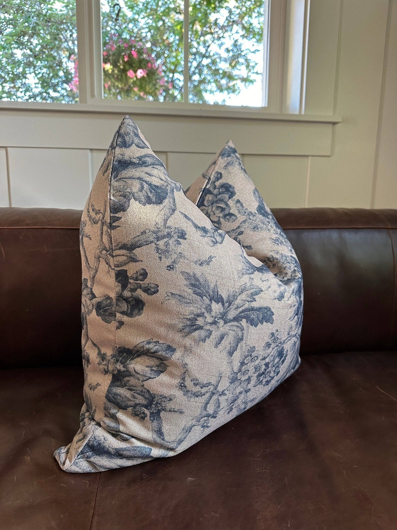Rowynn Blue Floral Pillow Cover ¡ª 18¡Á18 Indoor/Outdoor (Cover Only)