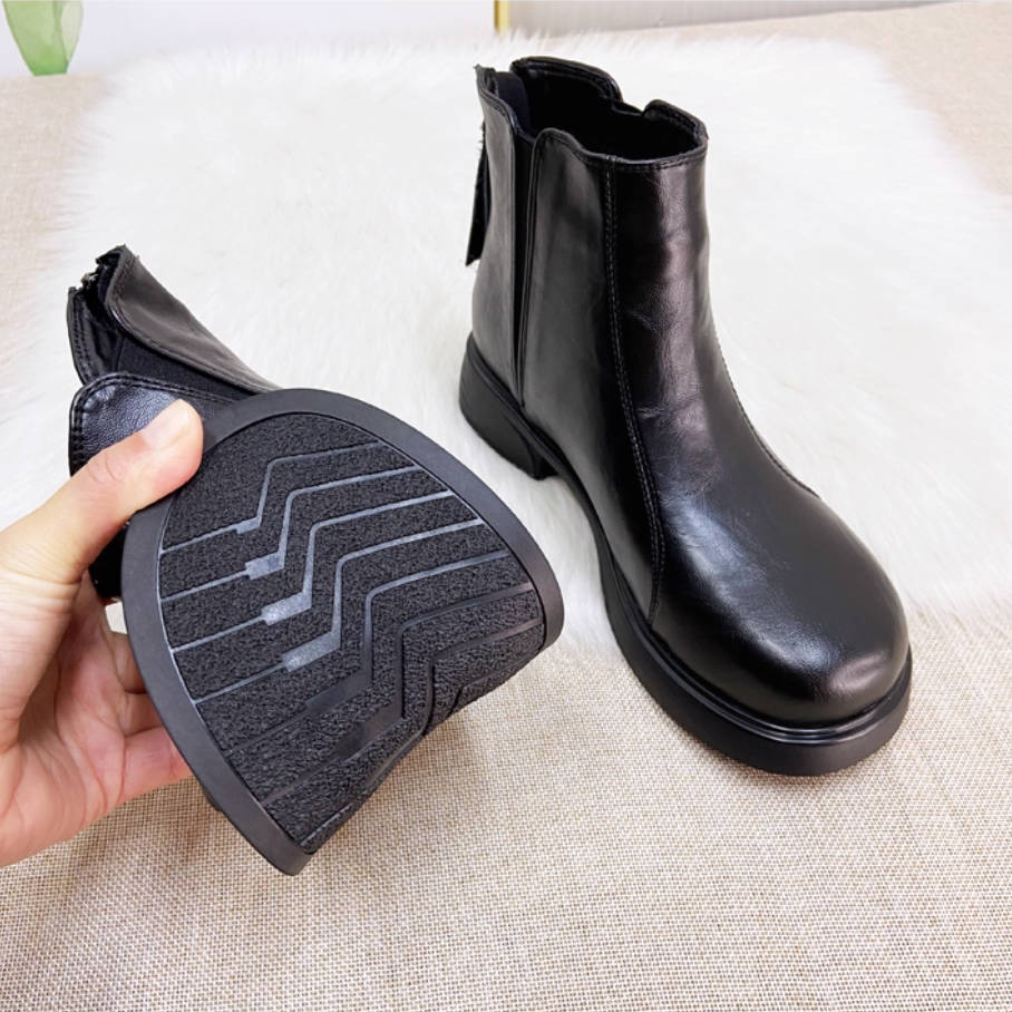 Black Retro Leather Simple Wide Toe Elastic Soft Sole Plush Boots