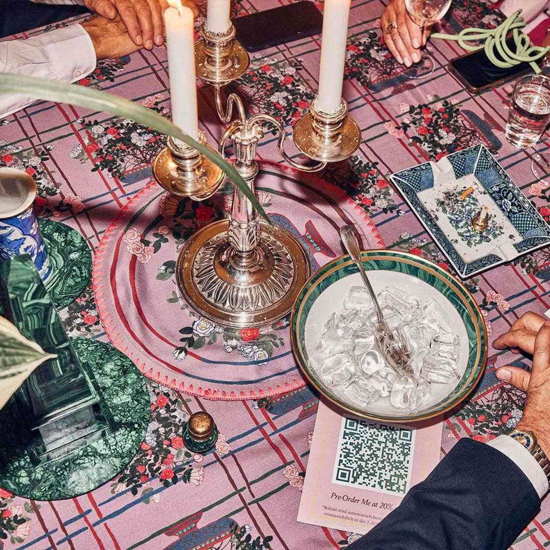 La Vie en Rose Round Embroidered Placemats S/6