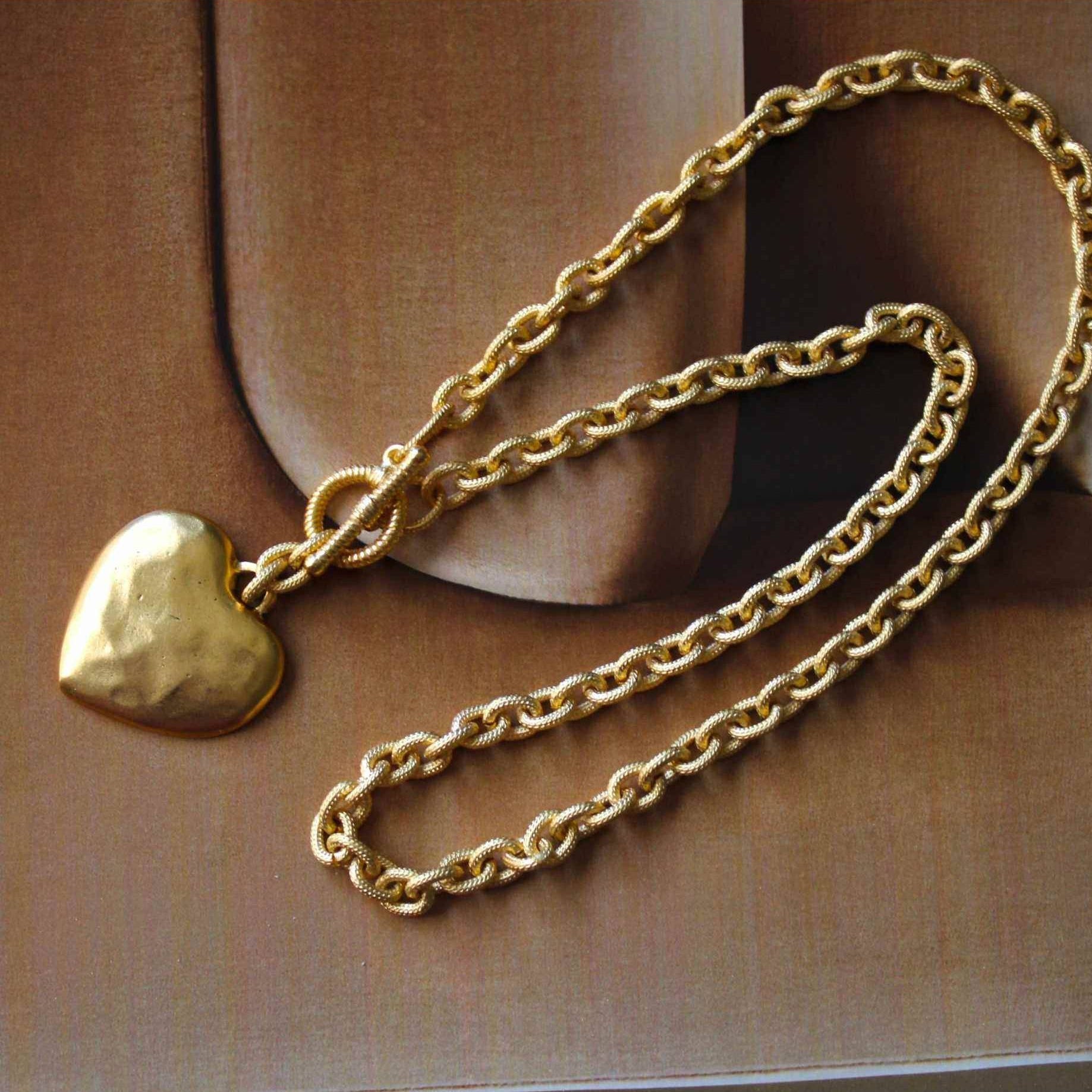 Gold Heart Toggle Necklace: Gold