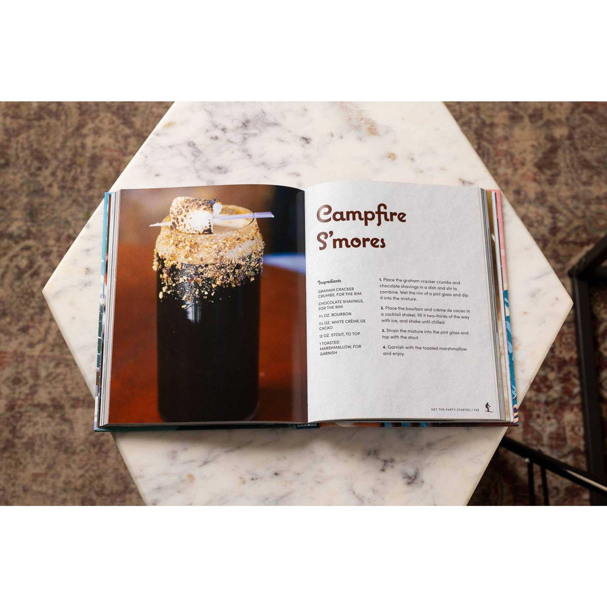 Apr¨¨s Ski: 100 Cozy Drinks to Warm Up Your Winter Hardcover Book