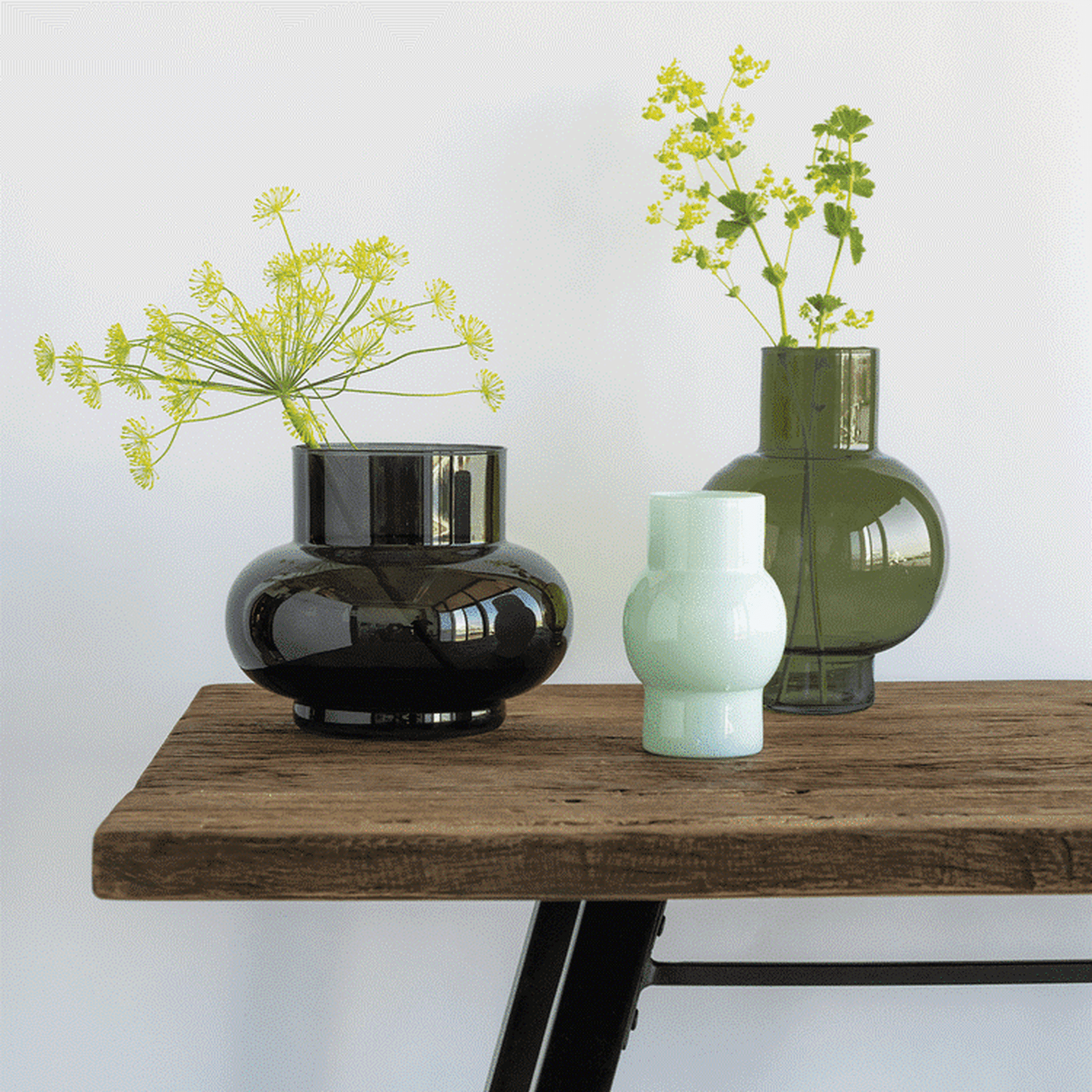 Black Recycled Vase Tummy B