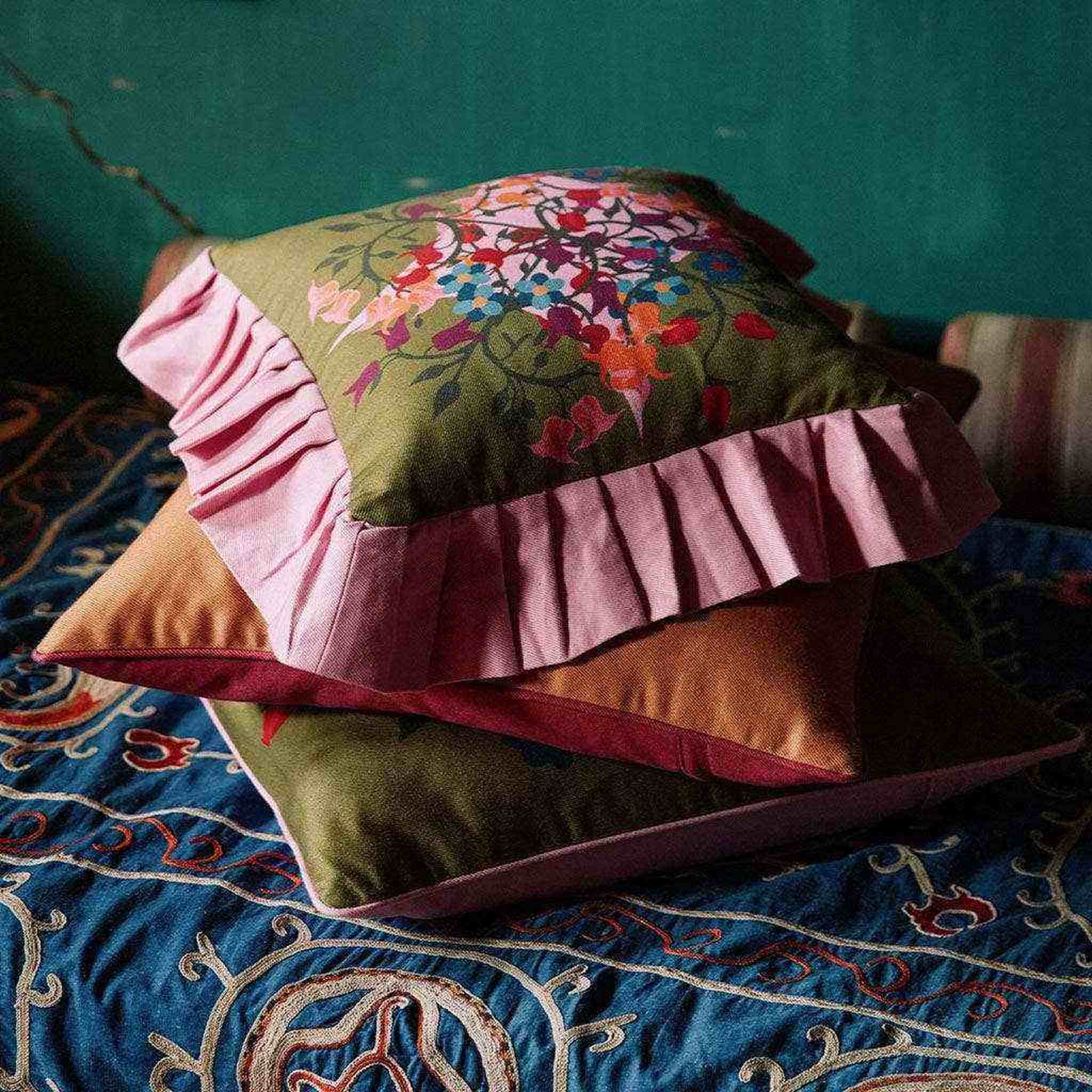 Ruffled Pillow Cover Blumen Green