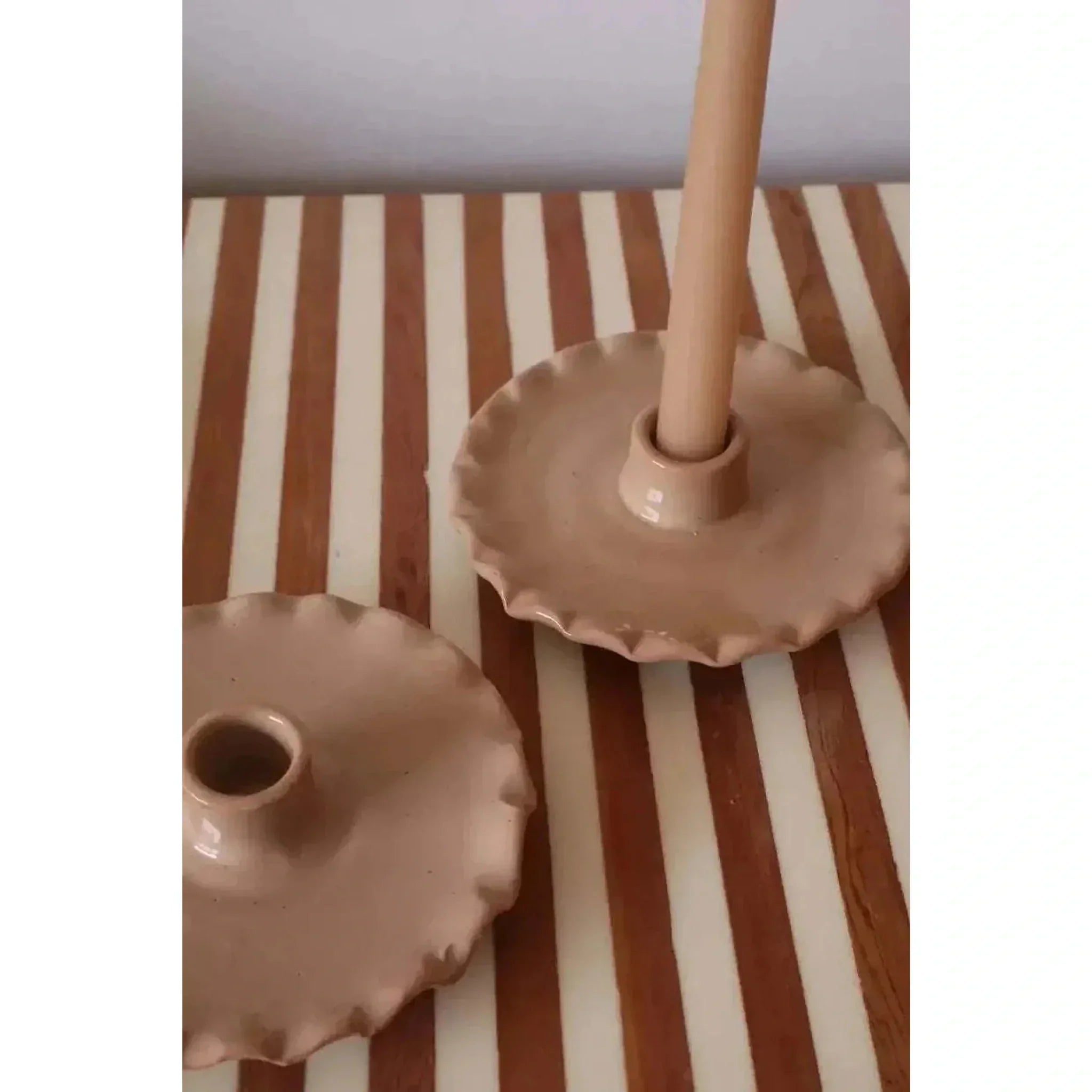 Beige N¨¦nuphar Handmade Ceramic Candle Holder with Scalloped  Plate