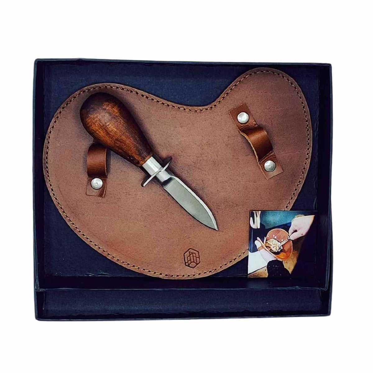 Oyster set with leather glove