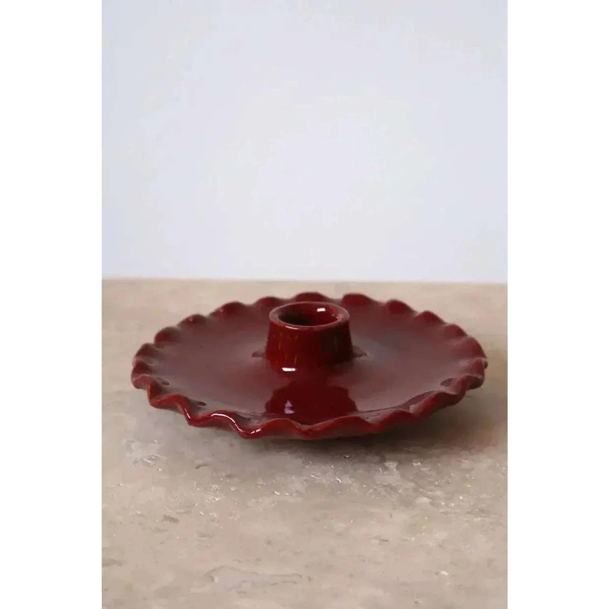 Bordeaux N¨¦nuphar Handmade Ceramic Candle Holder with Scalloped Plate