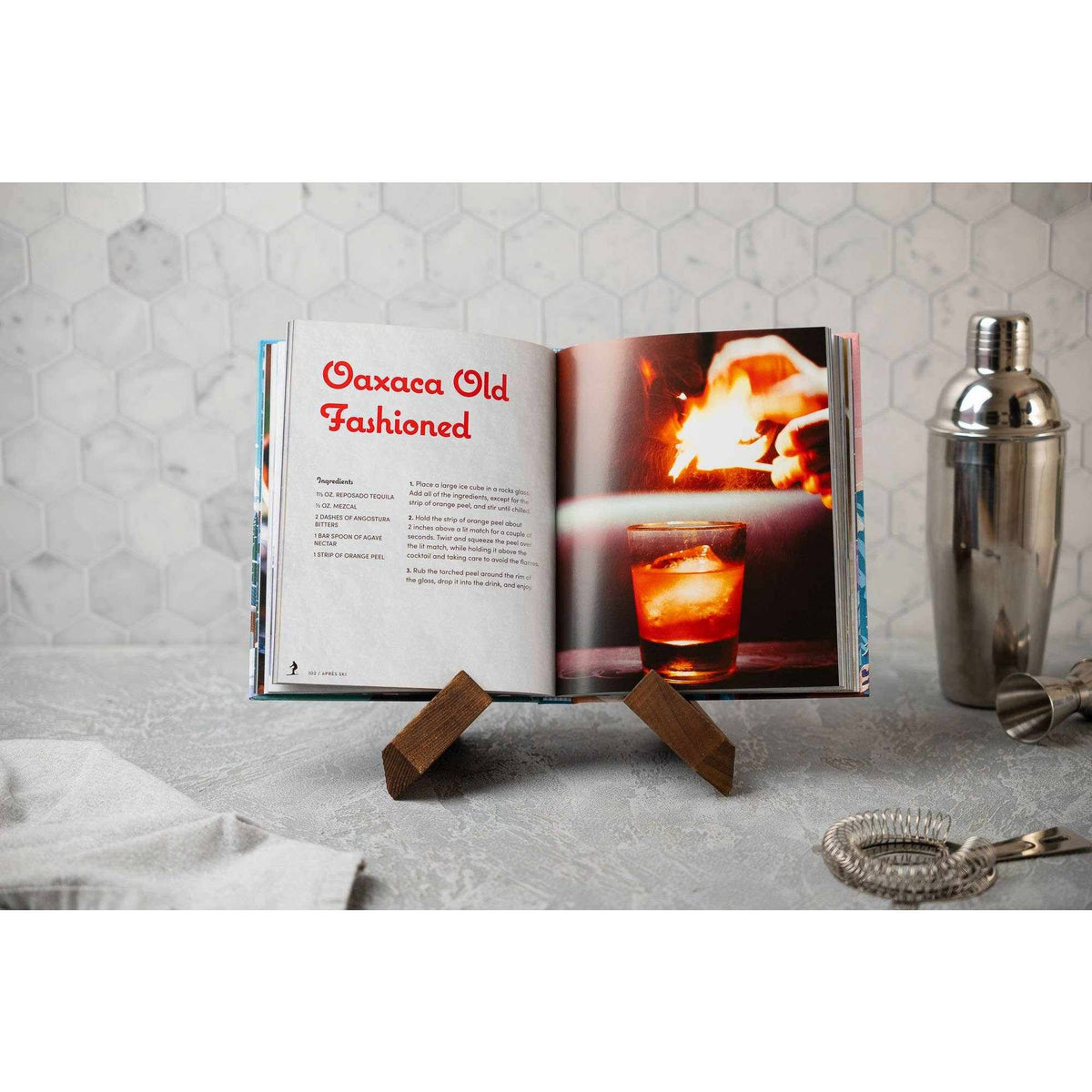 Apr¨¨s Ski: 100 Cozy Drinks to Warm Up Your Winter Hardcover Book